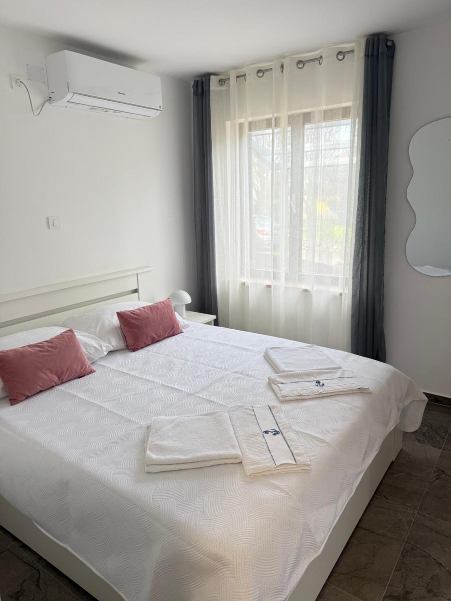 Apartments Zivko Malinska Esterno foto